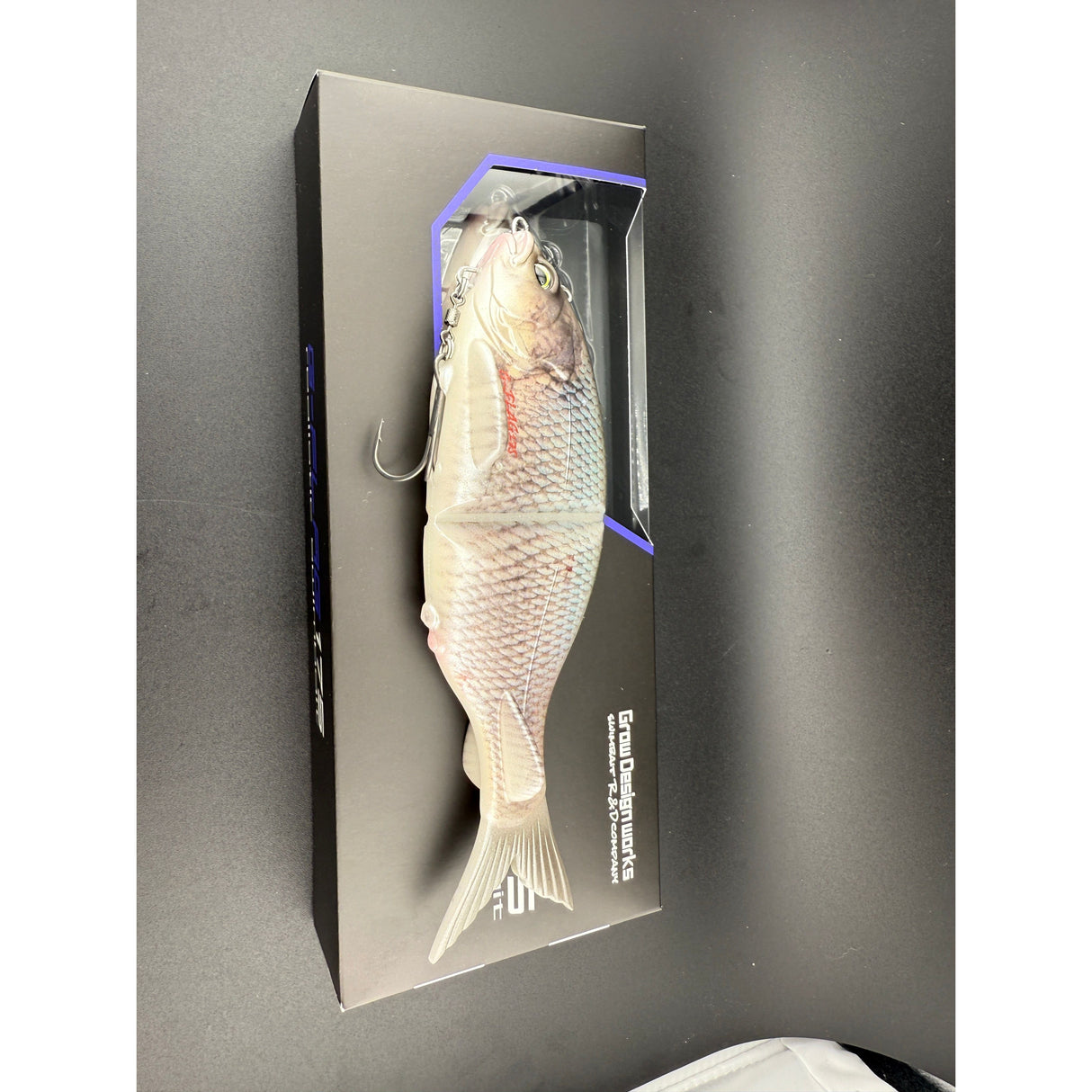 GROW DESIGN WORKS FLAG 175 - RE GIZZARD SHAD (Limit 1 Per Customer)